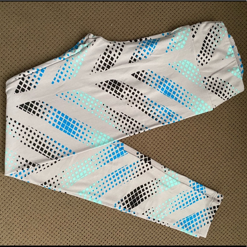 💗5/25$ FLASH SALE! Lularoe OS leggings